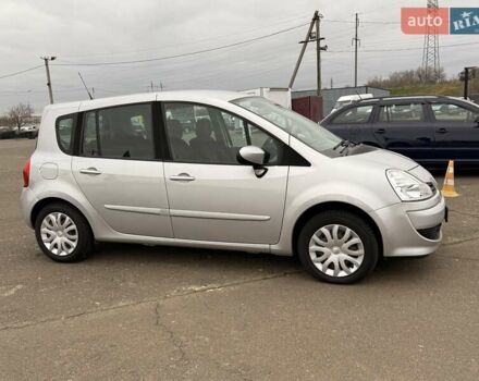 Сірий Рено Grand Modus, об'ємом двигуна 1.6 л та пробігом 196 тис. км за 6900 $, фото 1 на Automoto.ua