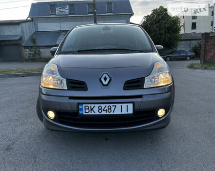 Сірий Рено Grand Modus, об'ємом двигуна 1.5 л та пробігом 157 тис. км за 6900 $, фото 2 на Automoto.ua