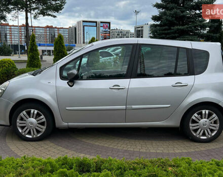 Серый Рено Grand Modus, объемом двигателя 1.6 л и пробегом 99 тыс. км за 8650 $, фото 3 на Automoto.ua