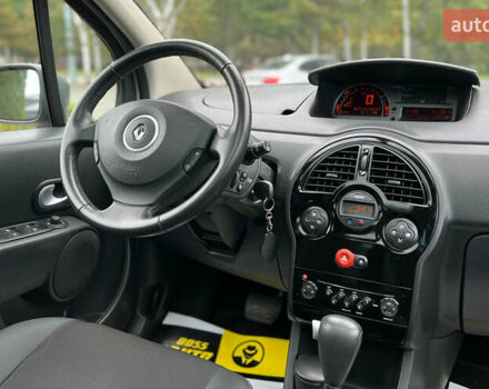 Серый Рено Grand Modus, объемом двигателя 1.6 л и пробегом 99 тыс. км за 8650 $, фото 18 на Automoto.ua