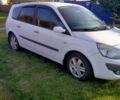 Белый Рено Гранд Сценик, объемом двигателя 0 л и пробегом 230 тыс. км за 5000 $, фото 5 на Automoto.ua