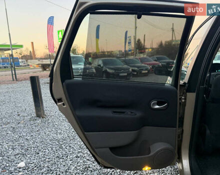 Білий Рено Гранд Сценік, об'ємом двигуна 1.9 л та пробігом 264 тис. км за 4600 $, фото 9 на Automoto.ua