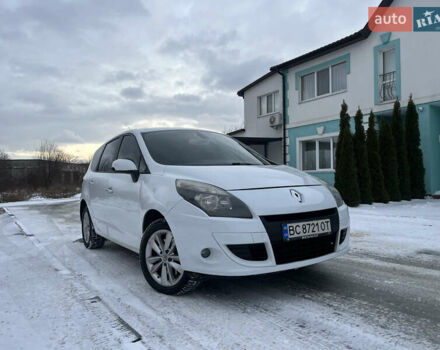 Білий Рено Гранд Сценік, об'ємом двигуна 2 л та пробігом 355 тис. км за 6800 $, фото 1 на Automoto.ua