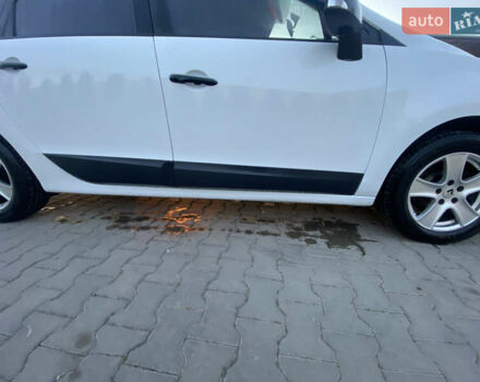 Белый Рено Гранд Сценик, объемом двигателя 1.5 л и пробегом 313 тыс. км за 6900 $, фото 34 на Automoto.ua