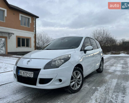 Білий Рено Гранд Сценік, об'ємом двигуна 2 л та пробігом 355 тис. км за 6800 $, фото 3 на Automoto.ua