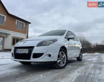 Білий Рено Гранд Сценік, об'ємом двигуна 2 л та пробігом 355 тис. км за 6800 $, фото 5 на Automoto.ua