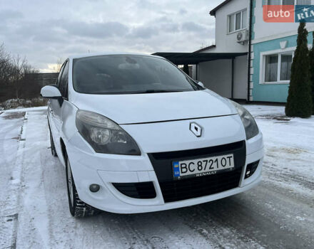 Білий Рено Гранд Сценік, об'ємом двигуна 2 л та пробігом 355 тис. км за 6800 $, фото 9 на Automoto.ua