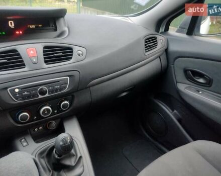 Белый Рено Гранд Сценик, объемом двигателя 1.46 л и пробегом 172 тыс. км за 6156 $, фото 23 на Automoto.ua