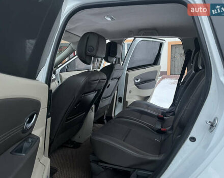 Білий Рено Гранд Сценік, об'ємом двигуна 2 л та пробігом 355 тис. км за 6800 $, фото 25 на Automoto.ua