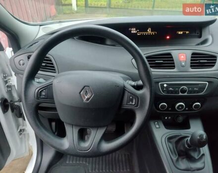 Белый Рено Гранд Сценик, объемом двигателя 1.46 л и пробегом 172 тыс. км за 6156 $, фото 18 на Automoto.ua