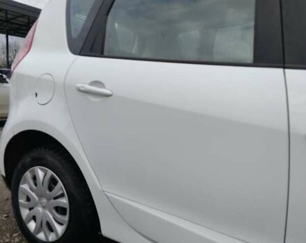 Белый Рено Гранд Сценик, объемом двигателя 1.46 л и пробегом 172 тыс. км за 6156 $, фото 11 на Automoto.ua