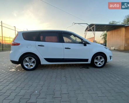 Белый Рено Гранд Сценик, объемом двигателя 1.5 л и пробегом 313 тыс. км за 6900 $, фото 6 на Automoto.ua