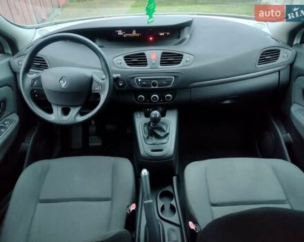 Белый Рено Гранд Сценик, объемом двигателя 1.46 л и пробегом 172 тыс. км за 6156 $, фото 17 на Automoto.ua