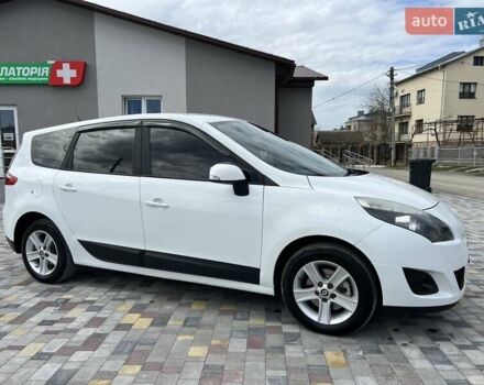 Белый Рено Гранд Сценик, объемом двигателя 1.46 л и пробегом 338 тыс. км за 5999 $, фото 13 на Automoto.ua