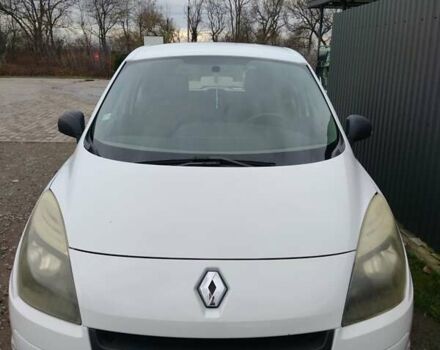 Белый Рено Гранд Сценик, объемом двигателя 1.46 л и пробегом 172 тыс. км за 6156 $, фото 1 на Automoto.ua