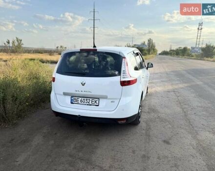 Белый Рено Гранд Сценик, объемом двигателя 1.9 л и пробегом 225 тыс. км за 7000 $, фото 5 на Automoto.ua