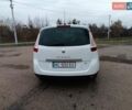 Белый Рено Гранд Сценик, объемом двигателя 1.5 л и пробегом 287 тыс. км за 6200 $, фото 5 на Automoto.ua