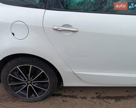 Белый Рено Гранд Сценик, объемом двигателя 1.5 л и пробегом 287 тыс. км за 6200 $, фото 9 на Automoto.ua