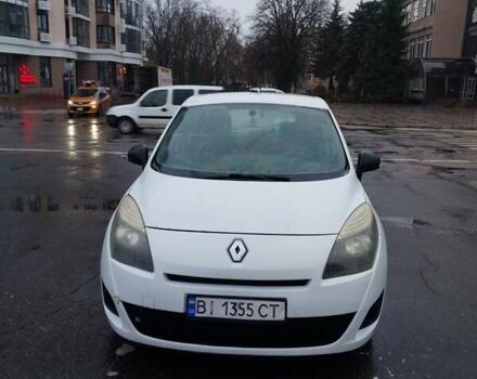 Білий Рено Гранд Сценік, об'ємом двигуна 1.5 л та пробігом 371 тис. км за 5900 $, фото 2 на Automoto.ua