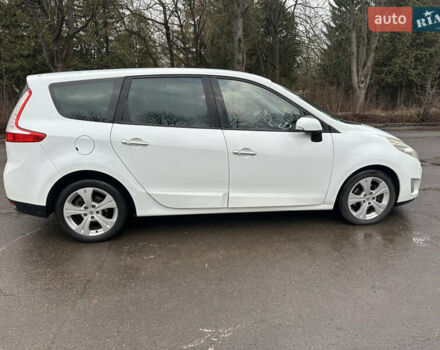 Білий Рено Гранд Сценік, об'ємом двигуна 0 л та пробігом 180 тис. км за 5600 $, фото 6 на Automoto.ua