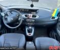 Белый Рено Гранд Сценик, объемом двигателя 1.9 л и пробегом 225 тыс. км за 8000 $, фото 10 на Automoto.ua