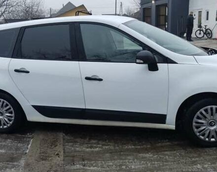 Белый Рено Гранд Сценик, объемом двигателя 1.46 л и пробегом 300 тыс. км за 5900 $, фото 1 на Automoto.ua