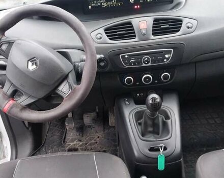 Білий Рено Гранд Сценік, об'ємом двигуна 1.5 л та пробігом 371 тис. км за 5900 $, фото 9 на Automoto.ua