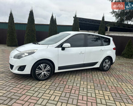 Белый Рено Гранд Сценик, объемом двигателя 1.5 л и пробегом 243 тыс. км за 6700 $, фото 4 на Automoto.ua