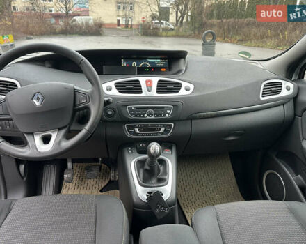 Білий Рено Гранд Сценік, об'ємом двигуна 0 л та пробігом 180 тис. км за 5600 $, фото 13 на Automoto.ua