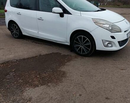 Белый Рено Гранд Сценик, объемом двигателя 1.5 л и пробегом 287 тыс. км за 6200 $, фото 2 на Automoto.ua