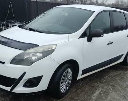 Белый Рено Гранд Сценик, объемом двигателя 1.46 л и пробегом 300 тыс. км за 5900 $, фото 7 на Automoto.ua