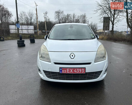 Білий Рено Гранд Сценік, об'ємом двигуна 0 л та пробігом 180 тис. км за 5600 $, фото 8 на Automoto.ua