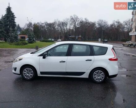 Білий Рено Гранд Сценік, об'ємом двигуна 1.5 л та пробігом 371 тис. км за 5900 $, фото 1 на Automoto.ua