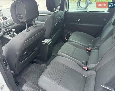 Білий Рено Гранд Сценік, об'ємом двигуна 0 л та пробігом 180 тис. км за 5600 $, фото 12 на Automoto.ua