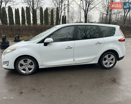 Білий Рено Гранд Сценік, об'ємом двигуна 0 л та пробігом 180 тис. км за 5600 $, фото 2 на Automoto.ua