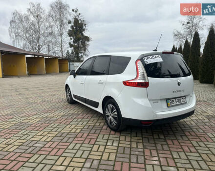 Белый Рено Гранд Сценик, объемом двигателя 1.5 л и пробегом 243 тыс. км за 6700 $, фото 5 на Automoto.ua