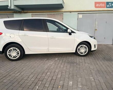 Белый Рено Гранд Сценик, объемом двигателя 1.46 л и пробегом 370 тыс. км за 6899 $, фото 28 на Automoto.ua