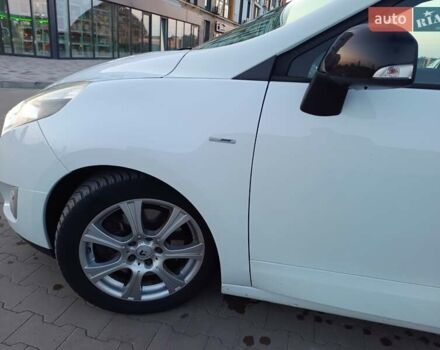 Білий Рено Гранд Сценік, об'ємом двигуна 2 л та пробігом 268 тис. км за 8400 $, фото 4 на Automoto.ua