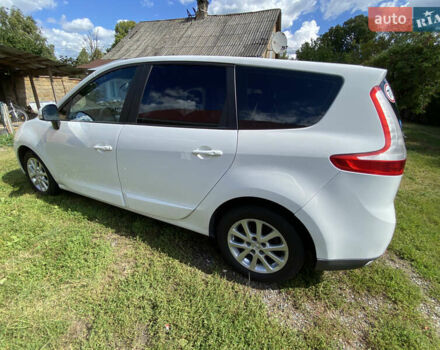 Рено Гранд Сценик 2011 в Луцке на Automoto.ua Белый Рено Гранд Сценик, объемом двигателя 1.5 л и пробегом 241 тыс. км за 6800 $, фото 4 на Automoto.ua