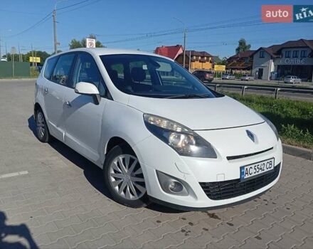 Білий Рено Гранд Сценік, об'ємом двигуна 1.6 л та пробігом 233 тис. км за 7300 $, фото 6 на Automoto.ua