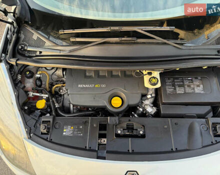 Белый Рено Гранд Сценик, объемом двигателя 1.9 л и пробегом 200 тыс. км за 8200 $, фото 32 на Automoto.ua