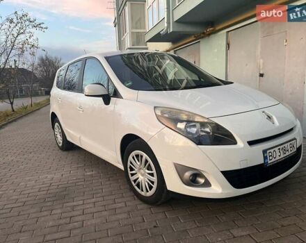 Белый Рено Гранд Сценик, объемом двигателя 1.46 л и пробегом 370 тыс. км за 6899 $, фото 41 на Automoto.ua