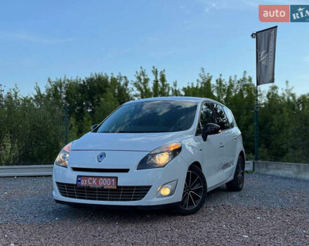 Білий Рено Гранд Сценік, об'ємом двигуна 2 л та пробігом 199 тис. км за 8250 $, фото 14 на Automoto.ua