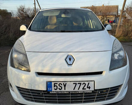 Белый Рено Гранд Сценик, объемом двигателя 1.9 л и пробегом 200 тыс. км за 8200 $, фото 1 на Automoto.ua