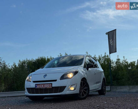 Білий Рено Гранд Сценік, об'ємом двигуна 2 л та пробігом 199 тис. км за 8250 $, фото 13 на Automoto.ua