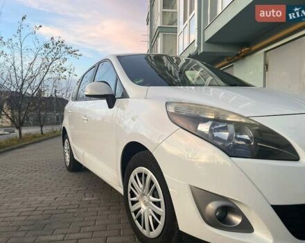 Белый Рено Гранд Сценик, объемом двигателя 1.46 л и пробегом 370 тыс. км за 6899 $, фото 43 на Automoto.ua