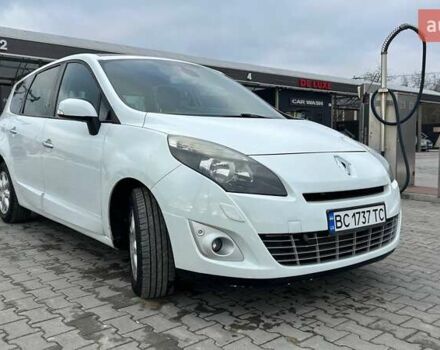 Белый Рено Гранд Сценик, объемом двигателя 1.6 л и пробегом 166 тыс. км за 8350 $, фото 6 на Automoto.ua