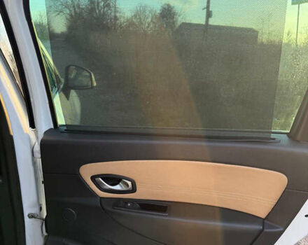 Белый Рено Гранд Сценик, объемом двигателя 1.9 л и пробегом 200 тыс. км за 8200 $, фото 12 на Automoto.ua