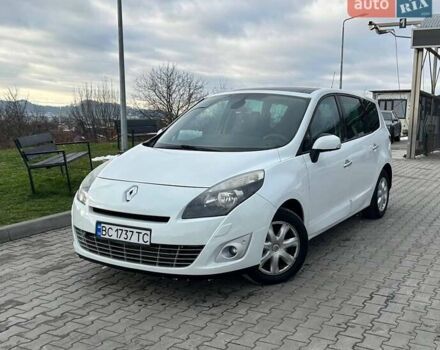 Белый Рено Гранд Сценик, объемом двигателя 1.6 л и пробегом 166 тыс. км за 8350 $, фото 1 на Automoto.ua