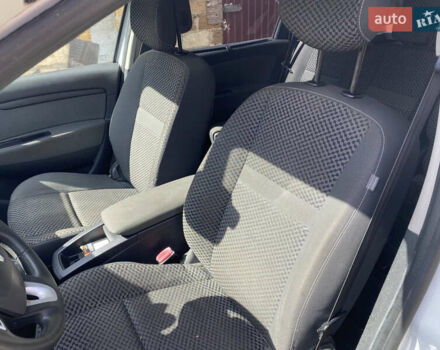 Рено Гранд Сценик 2011 в Луцке на Automoto.ua Белый Рено Гранд Сценик, объемом двигателя 1.5 л и пробегом 241 тыс. км за 6800 $, фото 14 на Automoto.ua